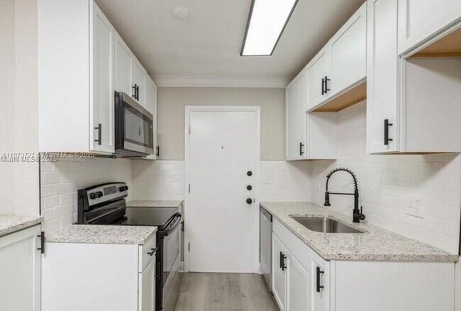 Foto del edificio - 7244 SW 94th Pl