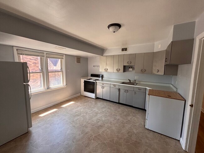 Foto del edificio - 7352 Harwood Ave