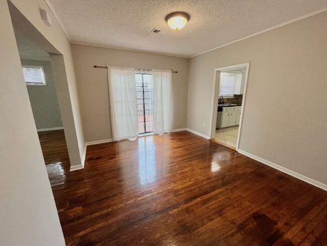 Foto del edificio - 1719 N Polk St