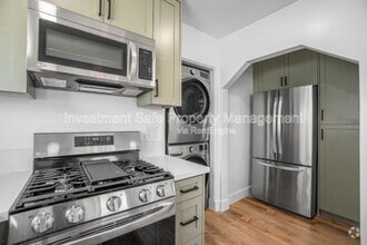 Building Photo - 3071 Hawthorn St