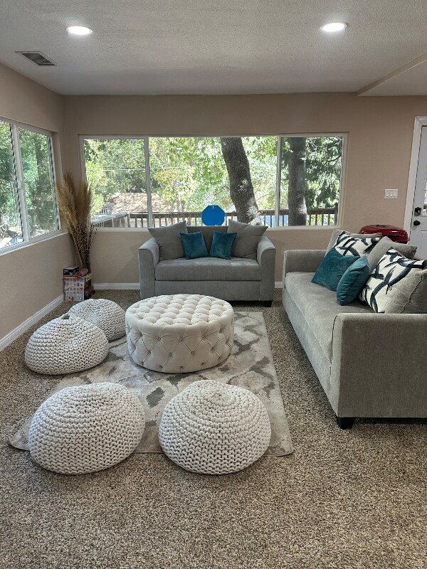 Building Photo - 518 Acacia Dr