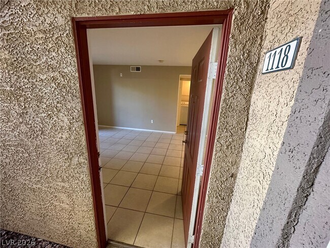 Foto del edificio - 2300 E Silverado Ranch Blvd