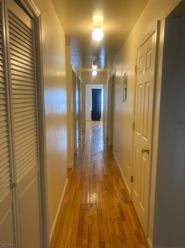 Foto del edificio - 372 Grove St