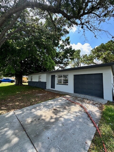 Primary Photo - 13926 First St