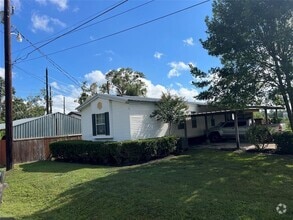 Building Photo - 27412 Oak St