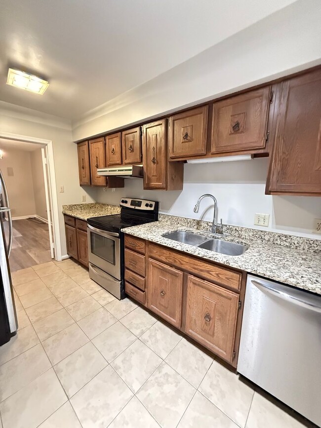 Building Photo - Barclay Square