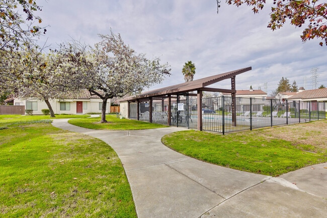 Building Photo - Mariposa Fremont