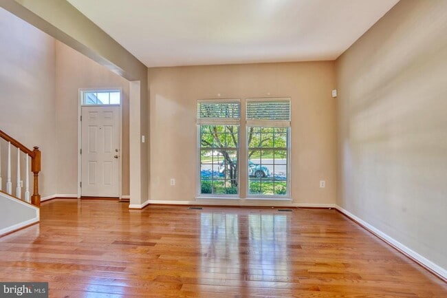 Building Photo - 42245 Sweet Ct