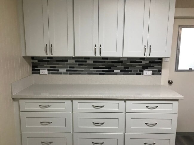 Building Photo - Punchbowl area Single family 3/1.5/1 car carport