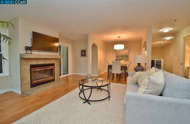 Foto del edificio - 3279 Mt Diablo Ct