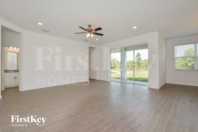 Building Photo - 611 Avila Pl
