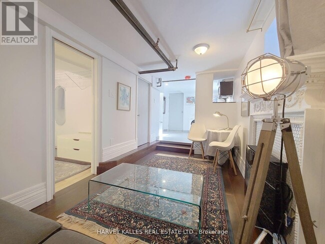 Building Photo - 27 Hiawatha Rd