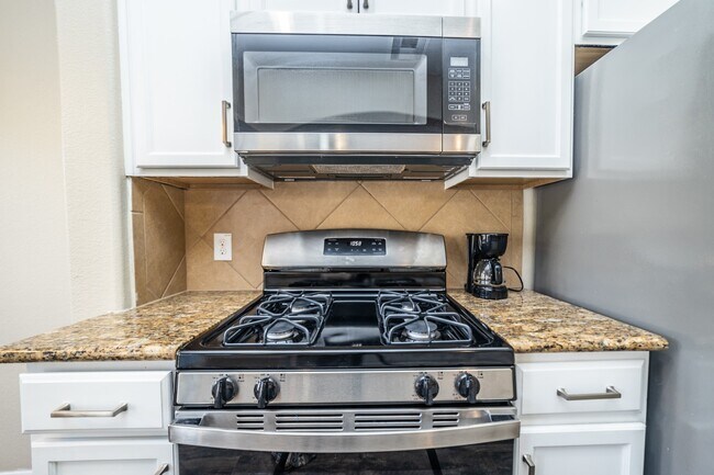 Building Photo - 10944 Chazenwood Dr