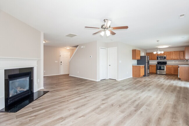 Building Photo - Spacious 4-Bedroom Charlotte Home with 2-Car Garage