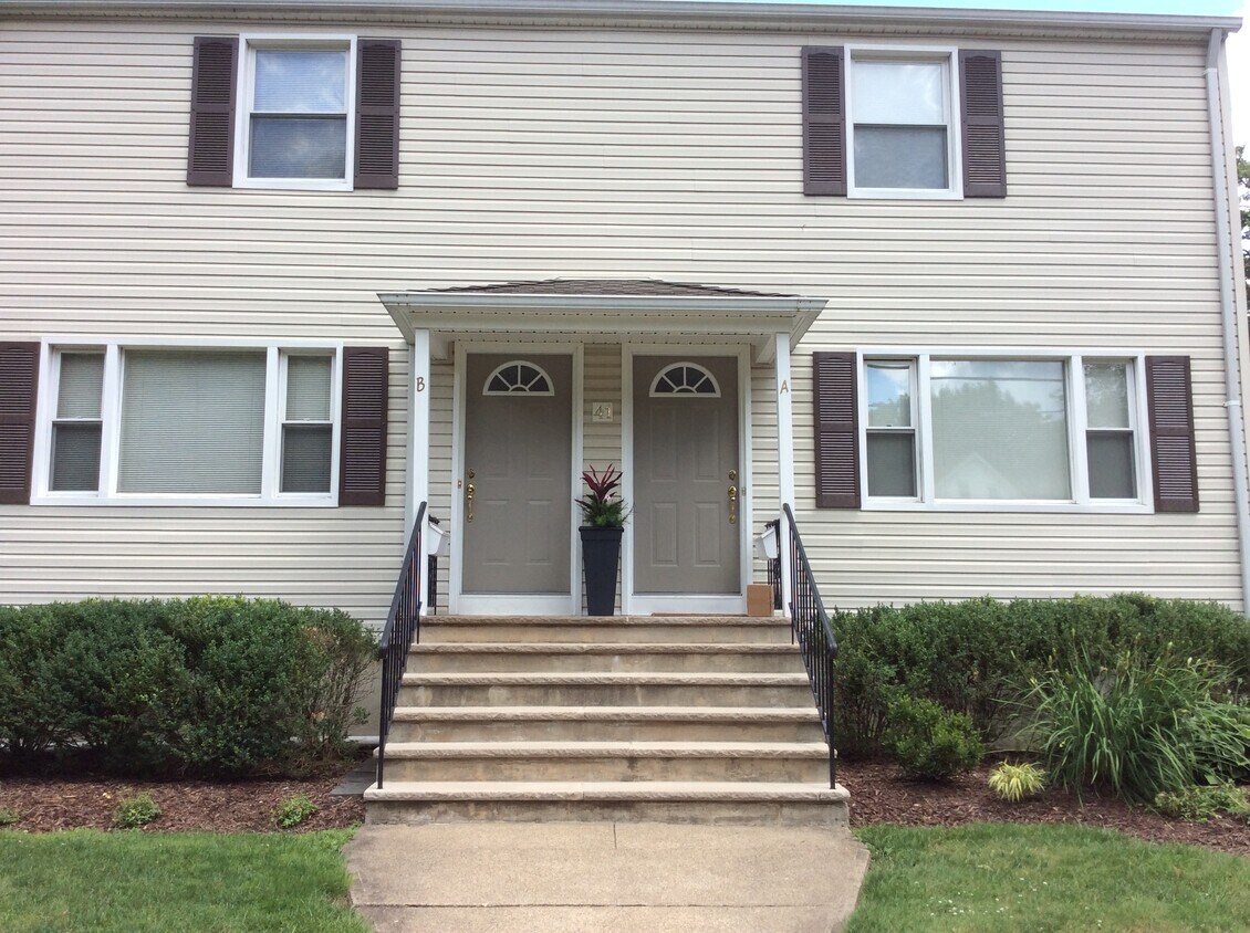 Foto principal - 41 Hillside Ave
