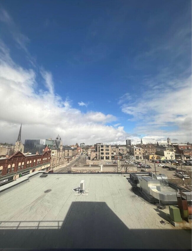 Photo du bâtiment - Junior One-Bedroom with Amazing Views in a...