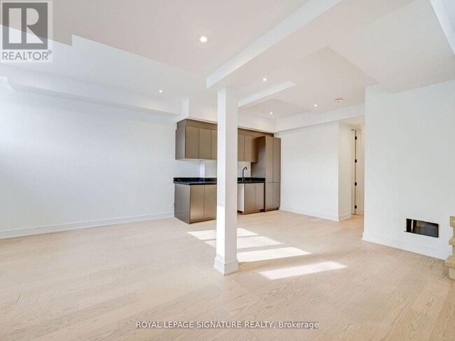 Building Photo - 376 O'Connor Dr