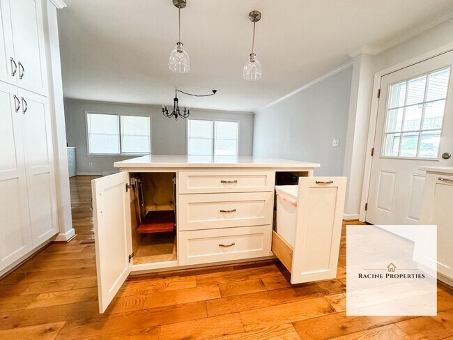 Foto del edificio - Beautiful Brick Ranch in Taylors, SC