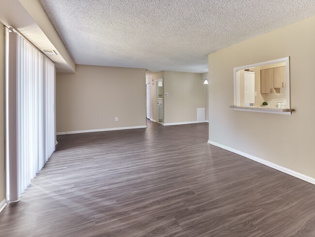 Living Room & Dining Area - 2 Bed 2 Bath - The Villager at Barton Run