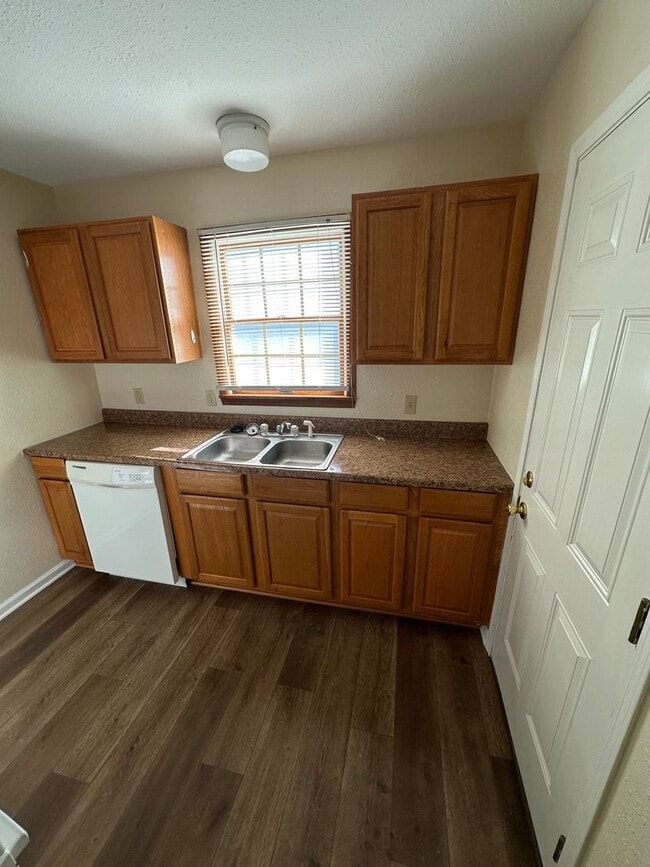 Building Photo - 1153-MF2-E2