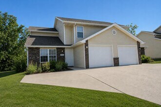 Building Photo - 5810 Canaveral Dr
