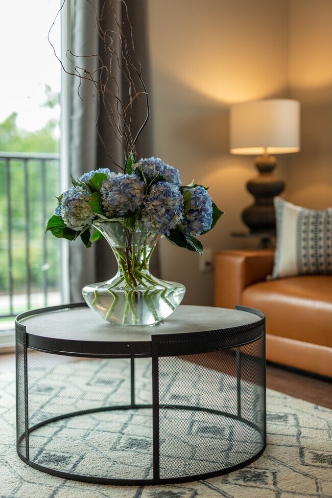 Foto del edificio - Now Open!