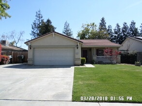 Building Photo - 3831 W Elowin Ave