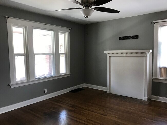Living Room - 602 E 21st St