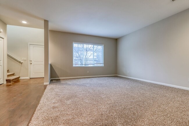 Foto del edificio - Spacious 4br/2.5ba house with garage in well maintained neighborhood