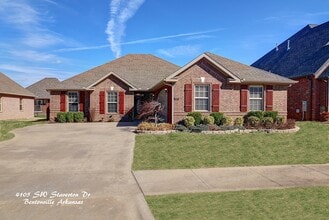 Building Photo - 4105 SW Staverton Dr