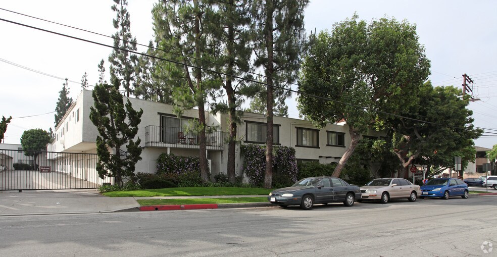 The Brookshire Apartments Rentals Downey, CA