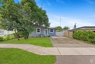 Building Photo - 6124 SW 38th St