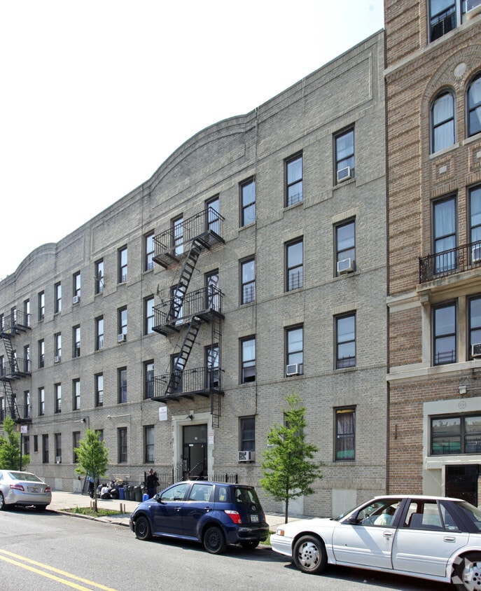 Foto del edificio - 29 Putnam Ave
