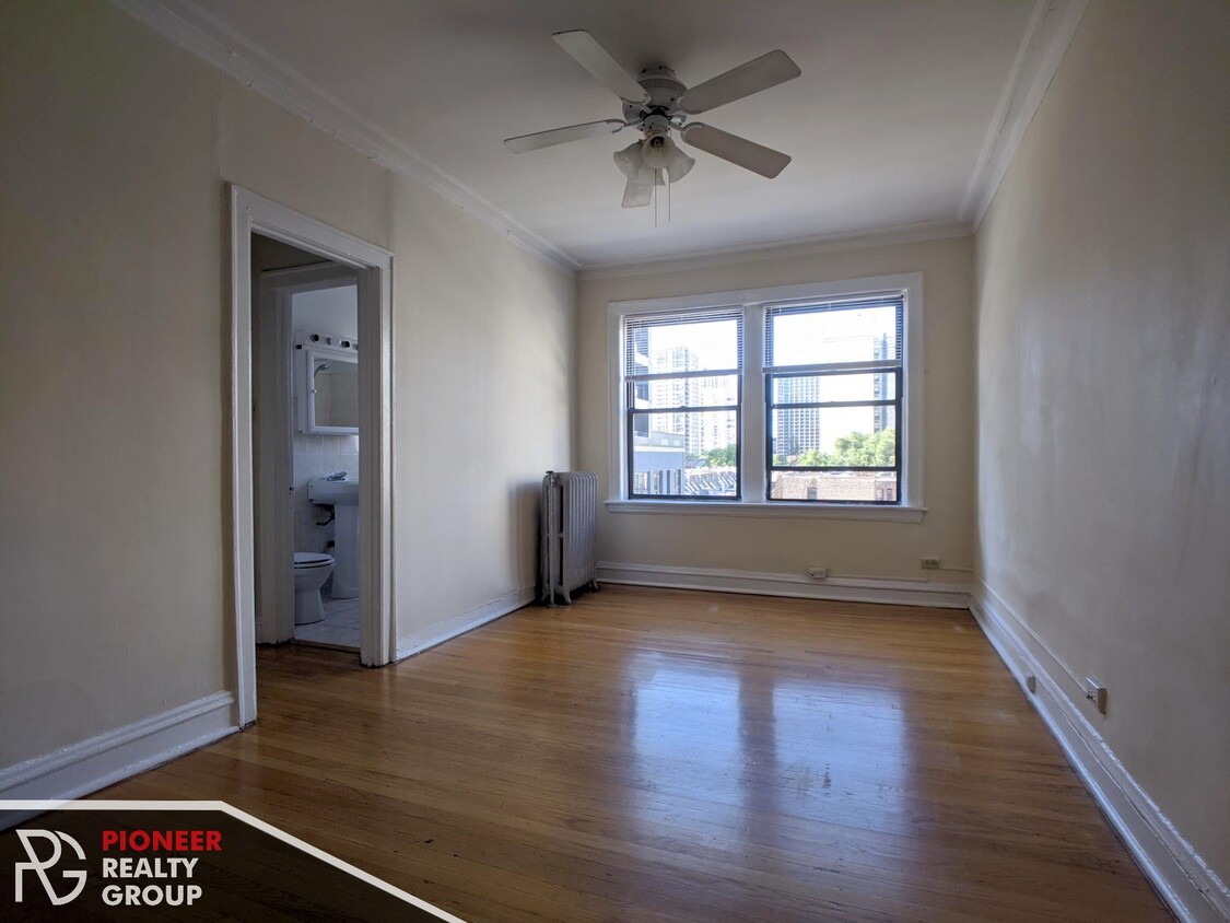 Foto principal - 1160 N Dearborn St