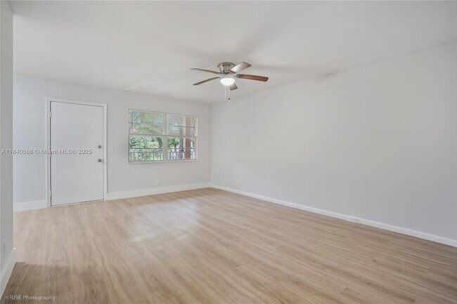 Foto del edificio - 200 SW 132nd Way