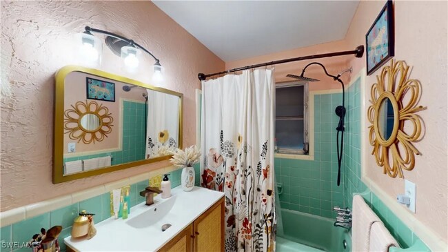 Foto del edificio - 5216 Versailles Ct