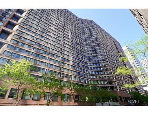 Edificio - 211 E Ohio St