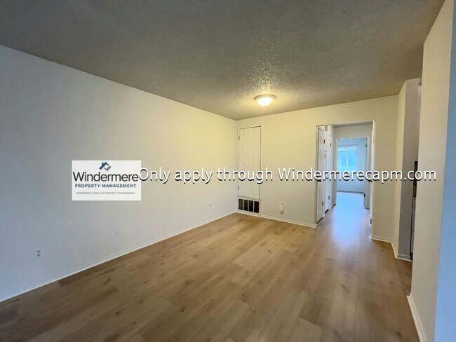 Foto del edificio - Delightful 2 Bedroom Condo- Available Now!