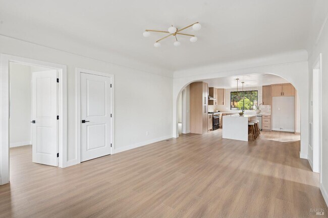 Foto del edificio - 735 Hunt Ave