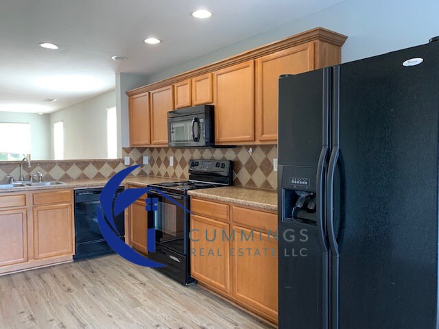 Foto del edificio - Nice Three Bedroom Two FULL Bath Near Arsenal