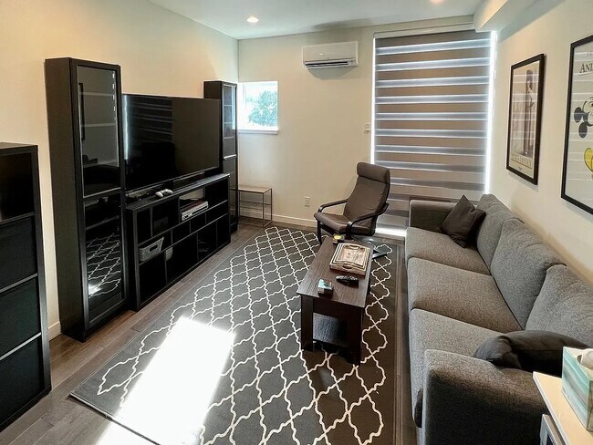 Foto del edificio - 3611 S Findlay St