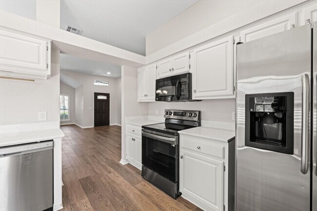Foto del edificio - Two reasons to stop scrolling: the schools and the bathrooms. 3/2/2 Home in Putnam City Northaven...