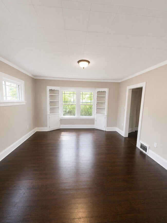 Foto del edificio - 1462 Parkhill Rd
