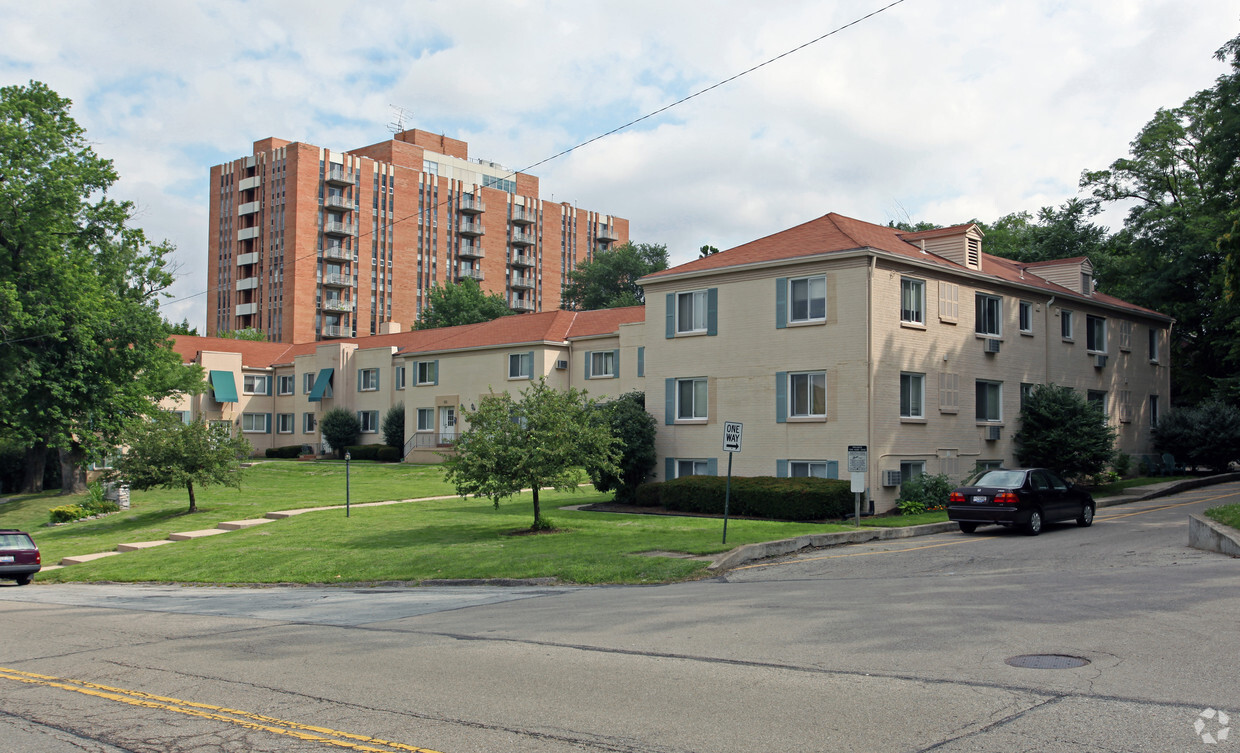 Primary Photo - Hillside Village