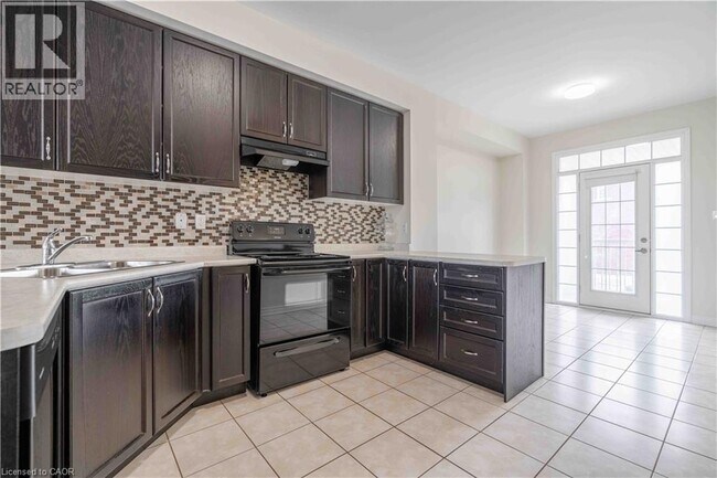 Building Photo - 7248 Triumph Ln