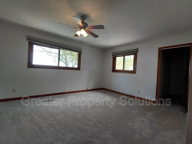 Foto del edificio - 8200 Peterson Blvd