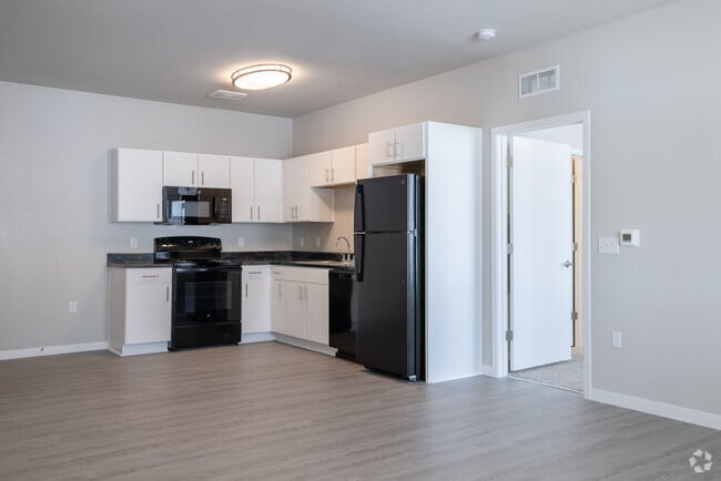 1BR, 1BA - 650SF - The Blake at Fox River