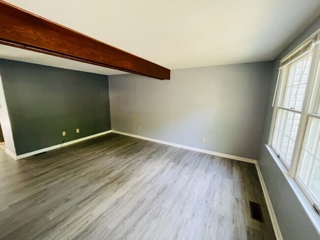Foto del edificio - 3 bed Townhouse in Great location