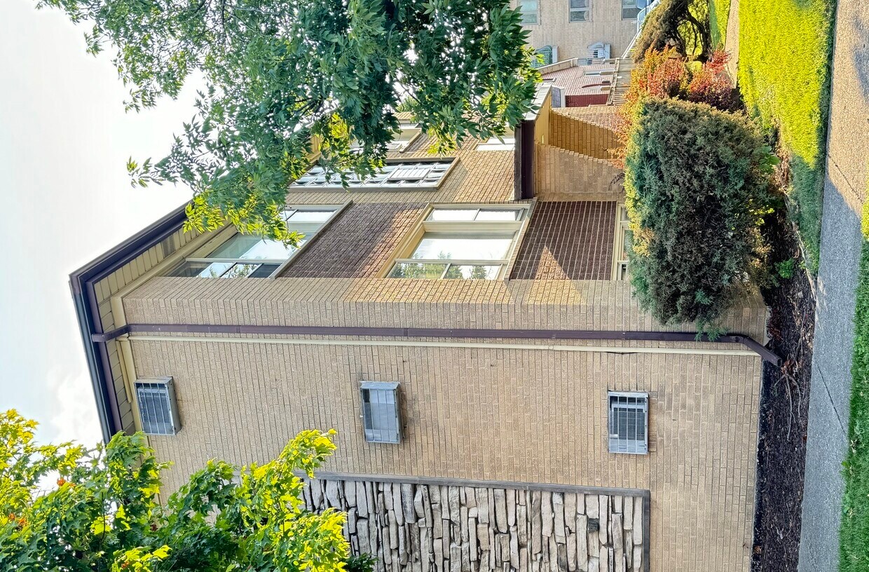 Foto principal - 7901 W Grand Ave