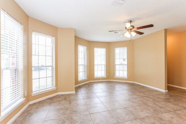 Building Photo - 12526 Zavalla St